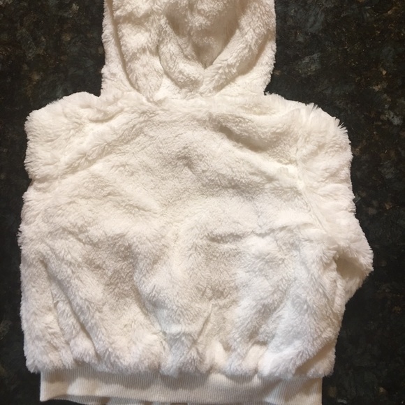 NWT Gymboree faux fur Coat in size 6-12 months - Picture 4 of 4